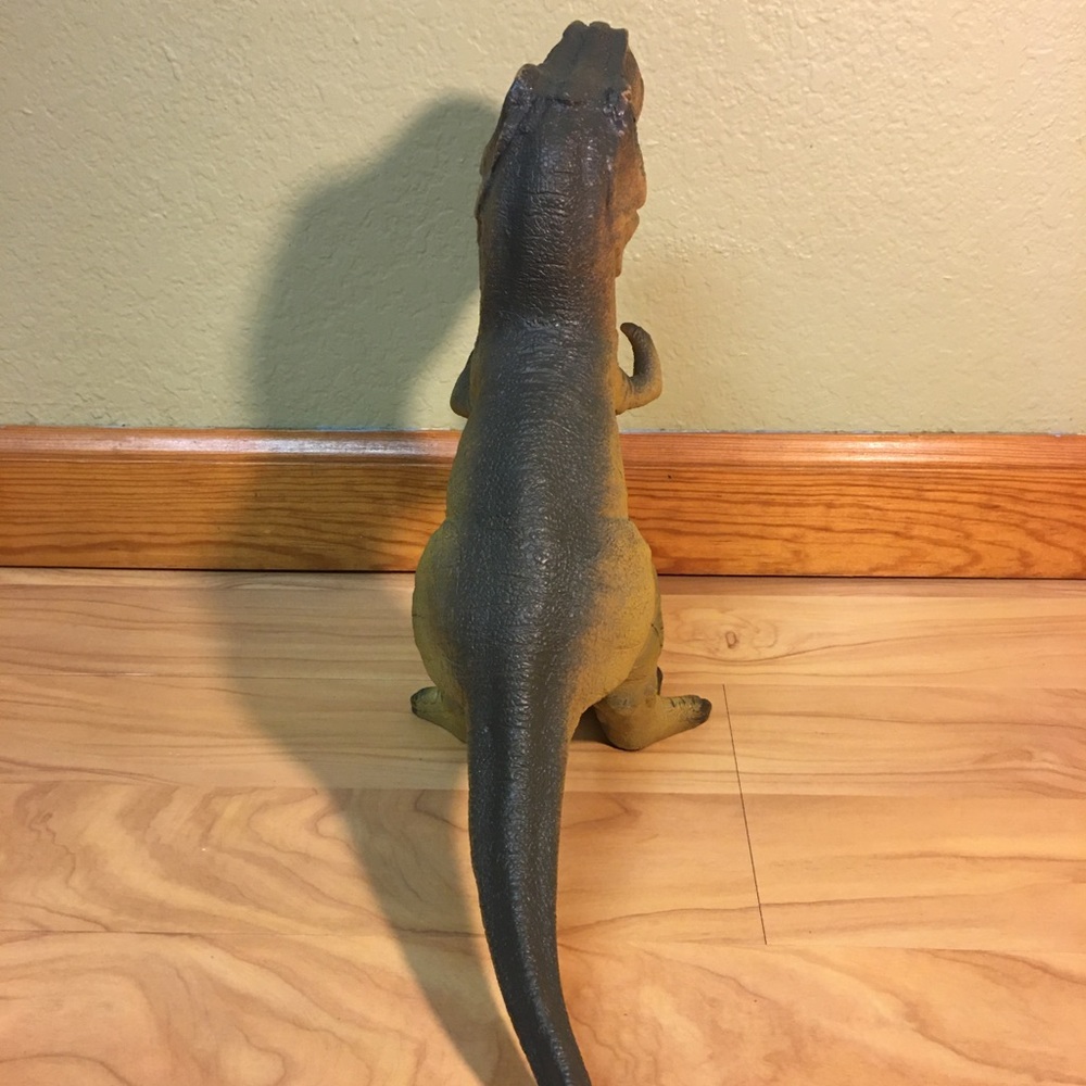 Tyrannosaurus Rex Dinosaur Figure - Picture 3 of 13